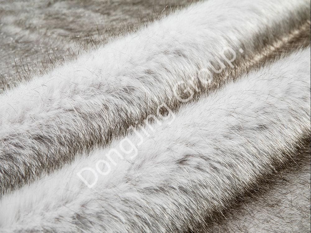What are the characteristics of high imitation fox fur?