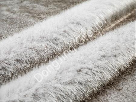 What are the characteristics of high imitation fox fur?