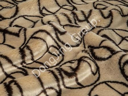 What are the characteristics of two-color jacquard rabbit hair faux fur  fabric？