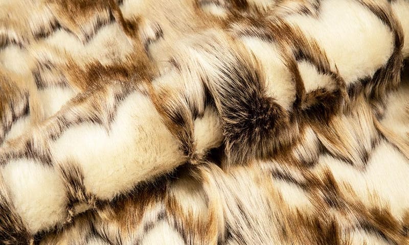 The difference between imitation mink velvet and blended polyester
