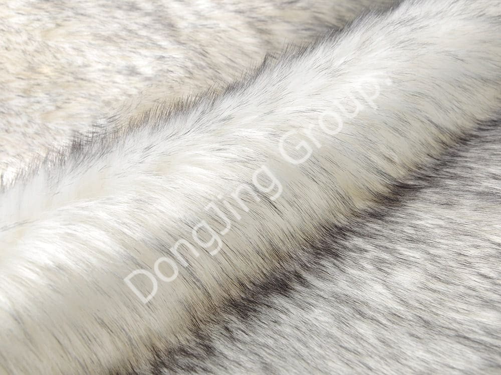 DP0657-white hair tip faux fur fabric