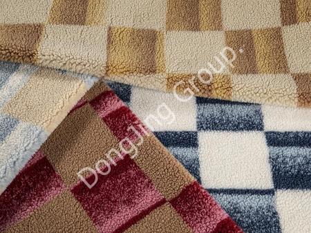 What are the highlights of the three-color jacquard wool faux fur fabric？