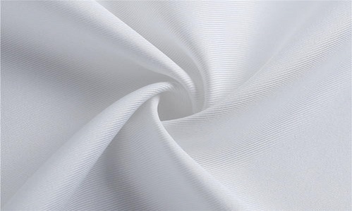 What are the applications and characteristics of polyester fabrics?