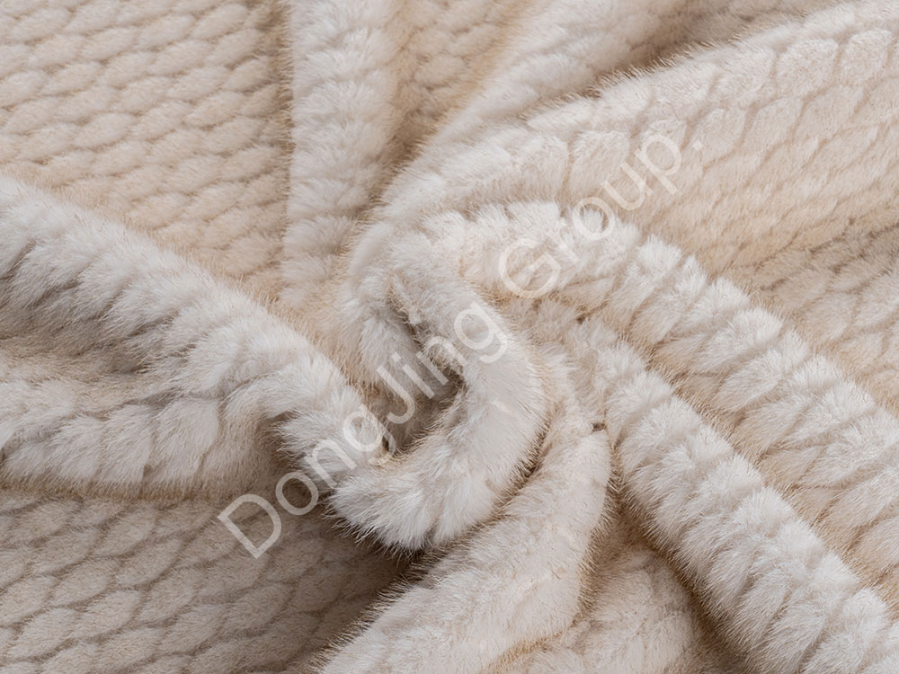 3KT2356-Mi bai dyed sharp silver blue sable blowing flowers faux fur fabric