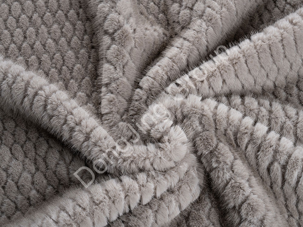 3KT2357-Wood gray dyed with pointed silver, blue sable blowing flowers faux fur fabric