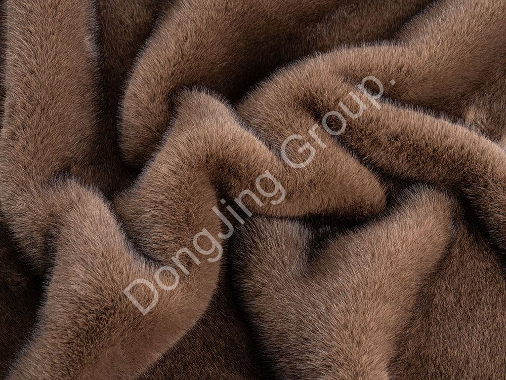Brown Dye Tip Faux Fur Fabric: How to effectively reduce wrinkles?