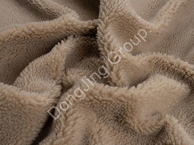 3PZ2052-Khaki green rolling ball cloth faux fur fabric