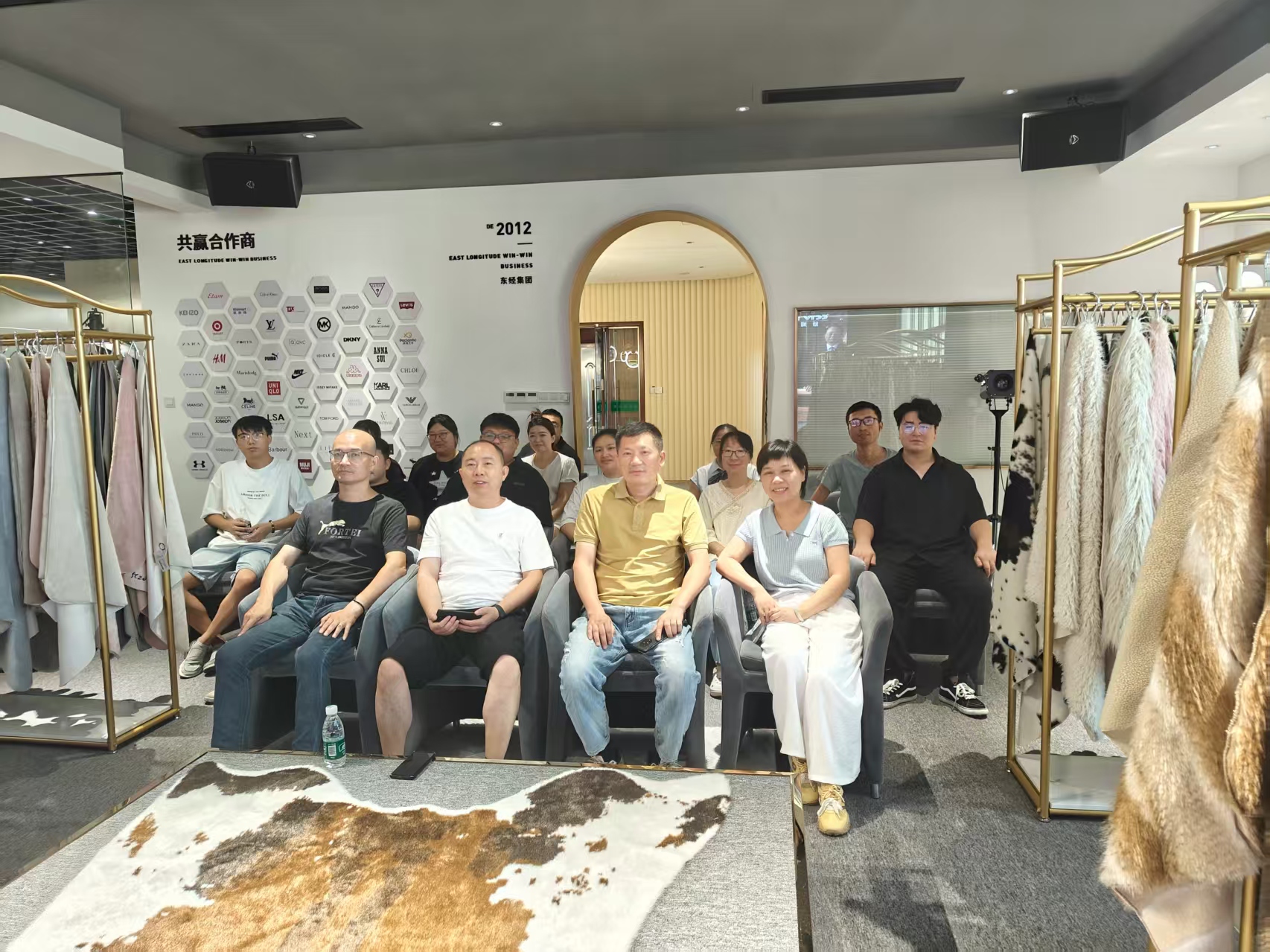 Remembering History and Striving Forward with Vigor - General Manager Lu Changbin of Dongjing Group Organized All Members of the Marketing Department to Watch the 9/3 Military Parade, Recalling the Glorious Past.